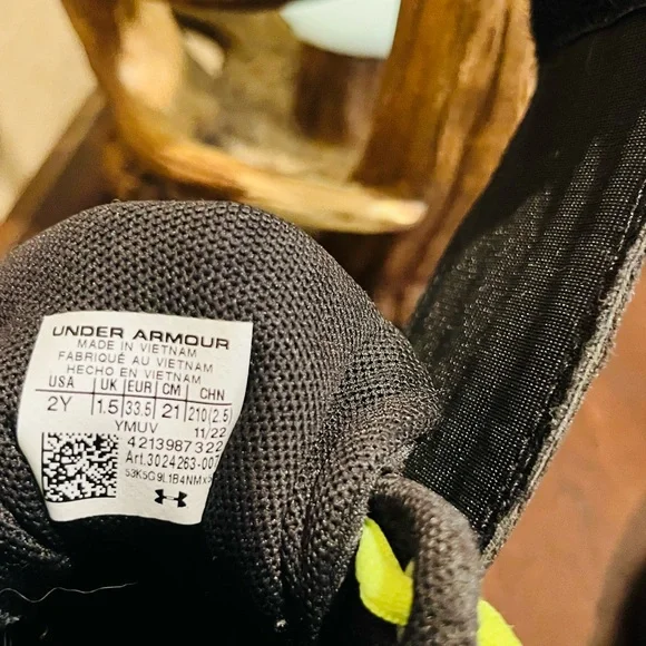 Under Armour Kids' Boys Zone BB Black and Neon Green Sneakers Size 2Y - Picture 6 of 8